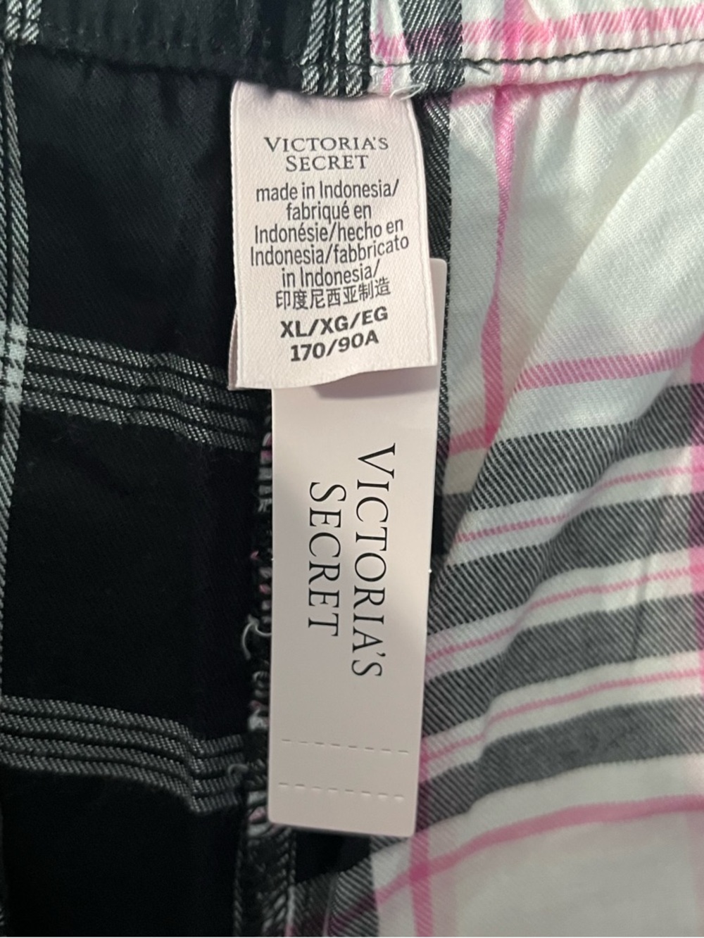 VS Plaid Short-Sleeve Button-Up pajama set - Black & Pink - Picture 5 of 5